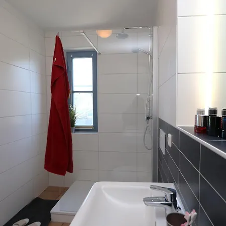 Oewern Diek App 28 *