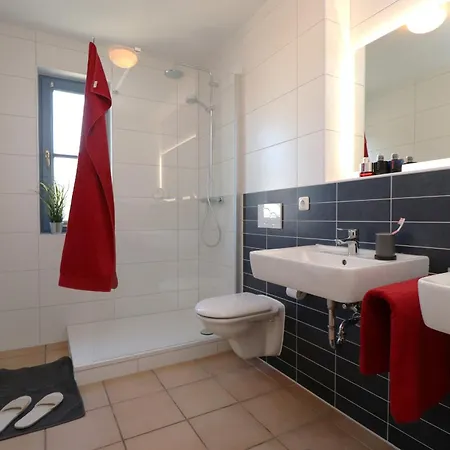 Oewern Diek App 28 *