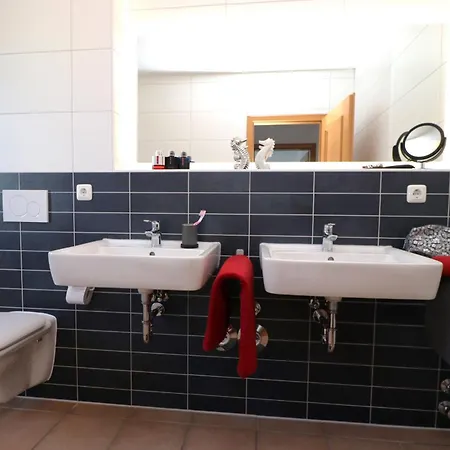 Oewern Diek App 28 * 欧巴德伍斯图