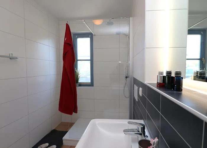 Oewern Diek App 28 *